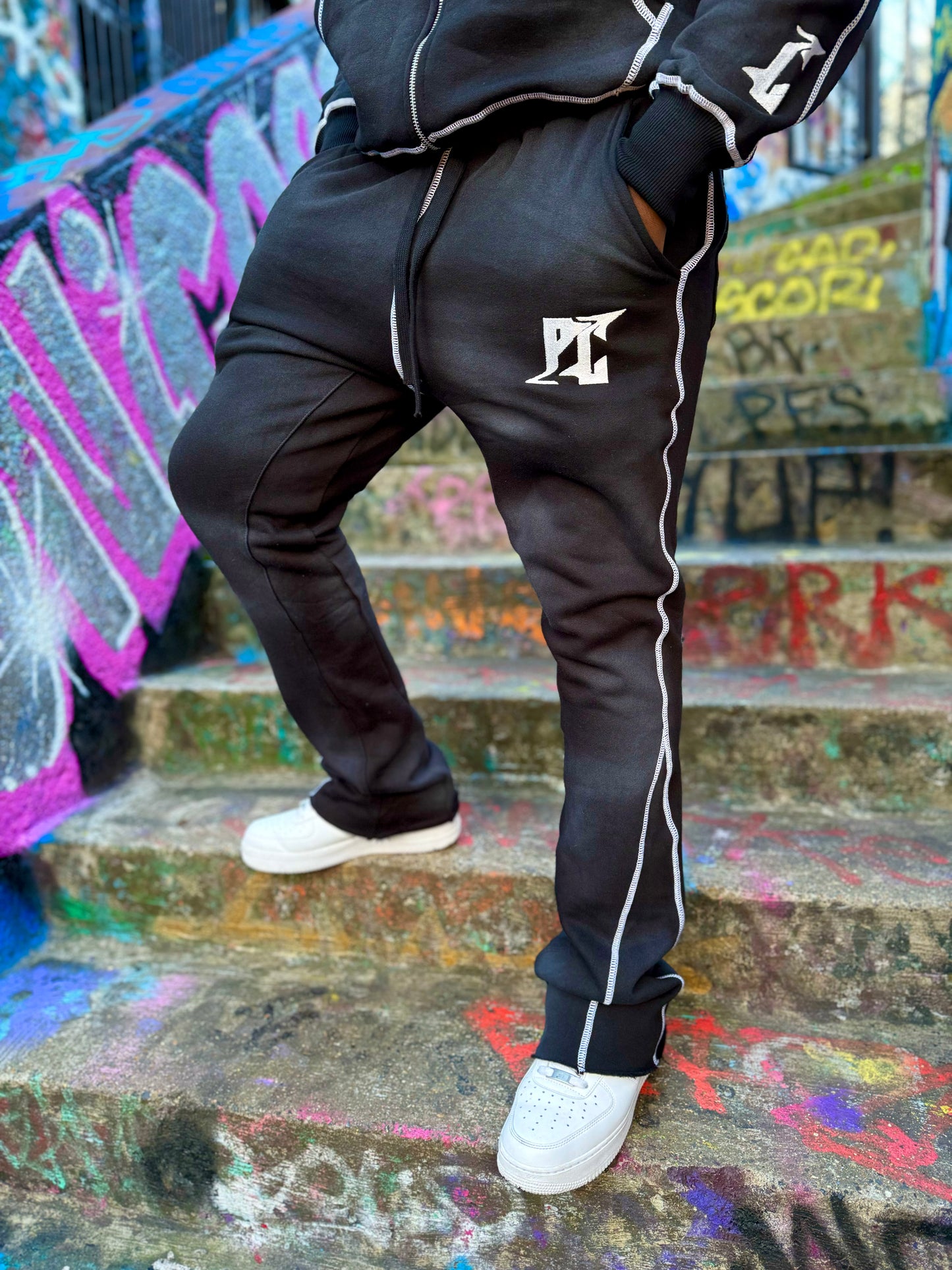 RETRO CONTRAST TRACKSUIT