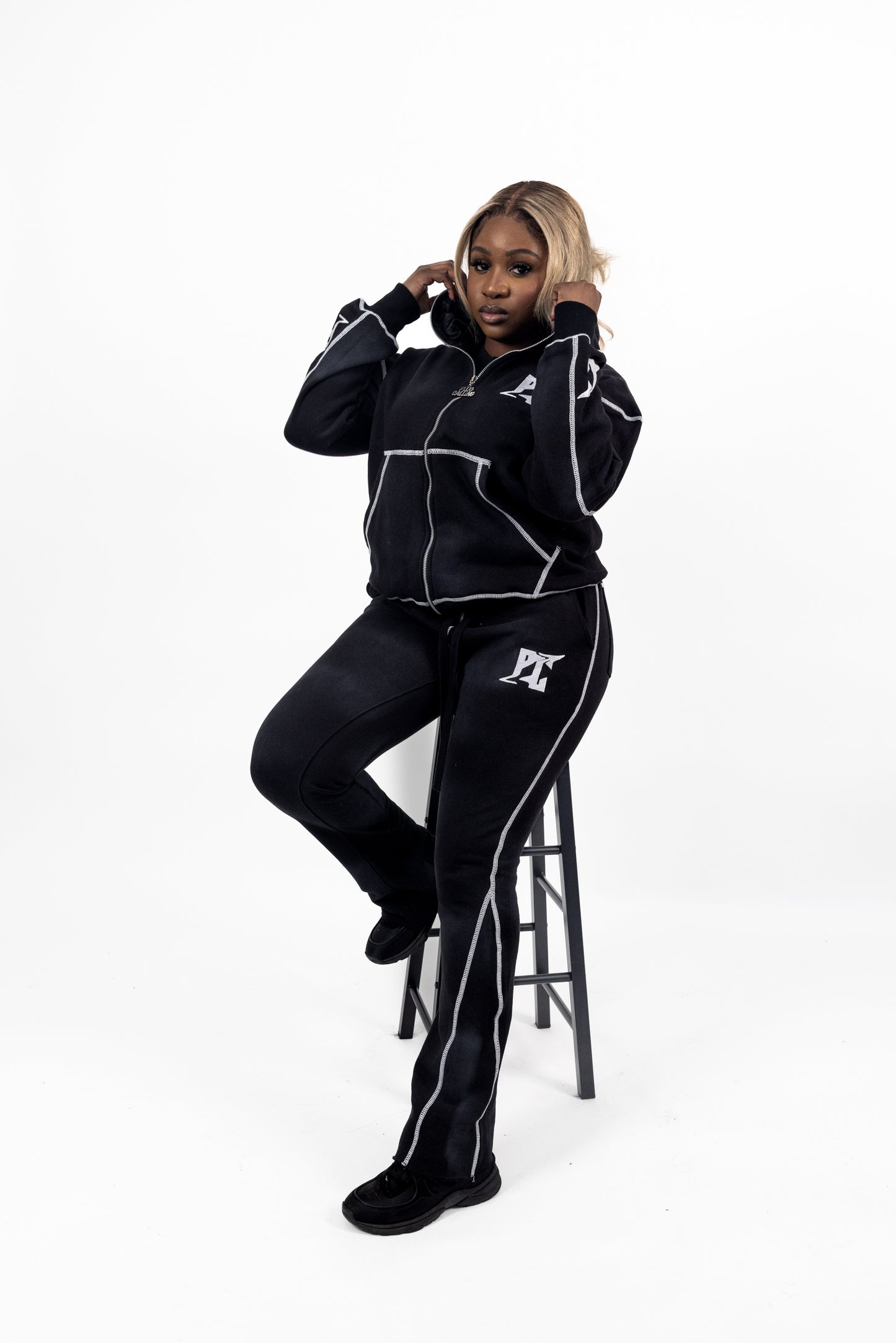 UNISEX RETRO JOGGERS - BLACK